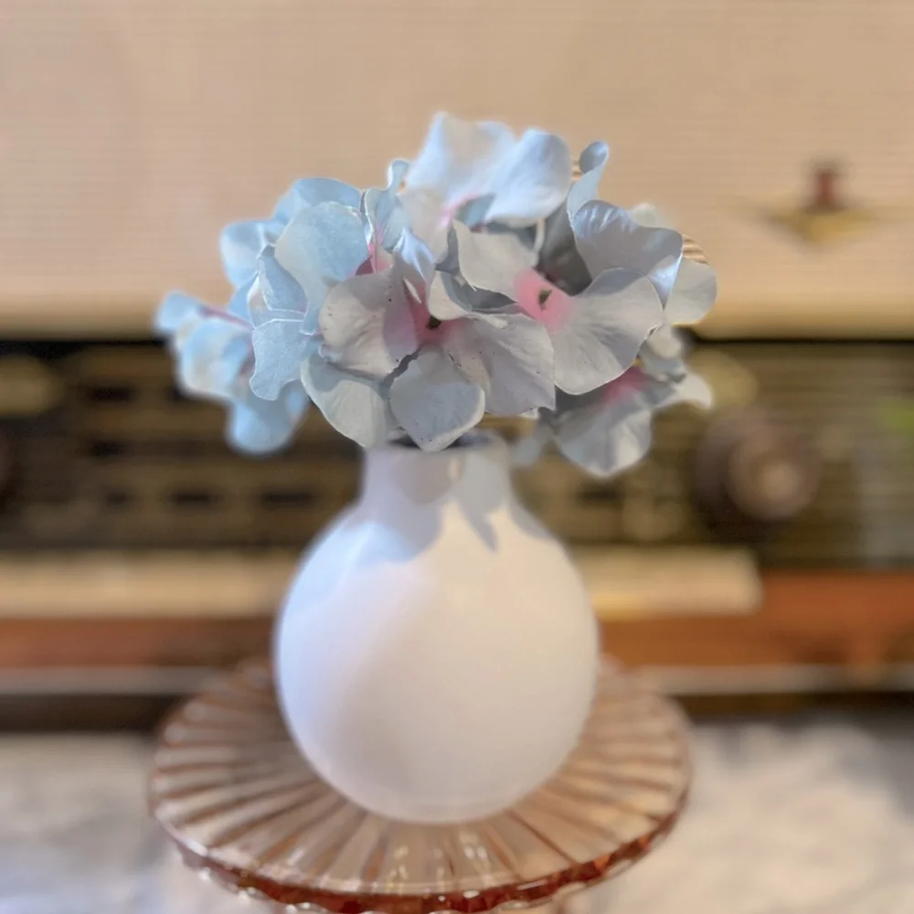 ✨NEW💐Target Bullseye Playground White Vase with Vintage Blue Faux Florals🌸
